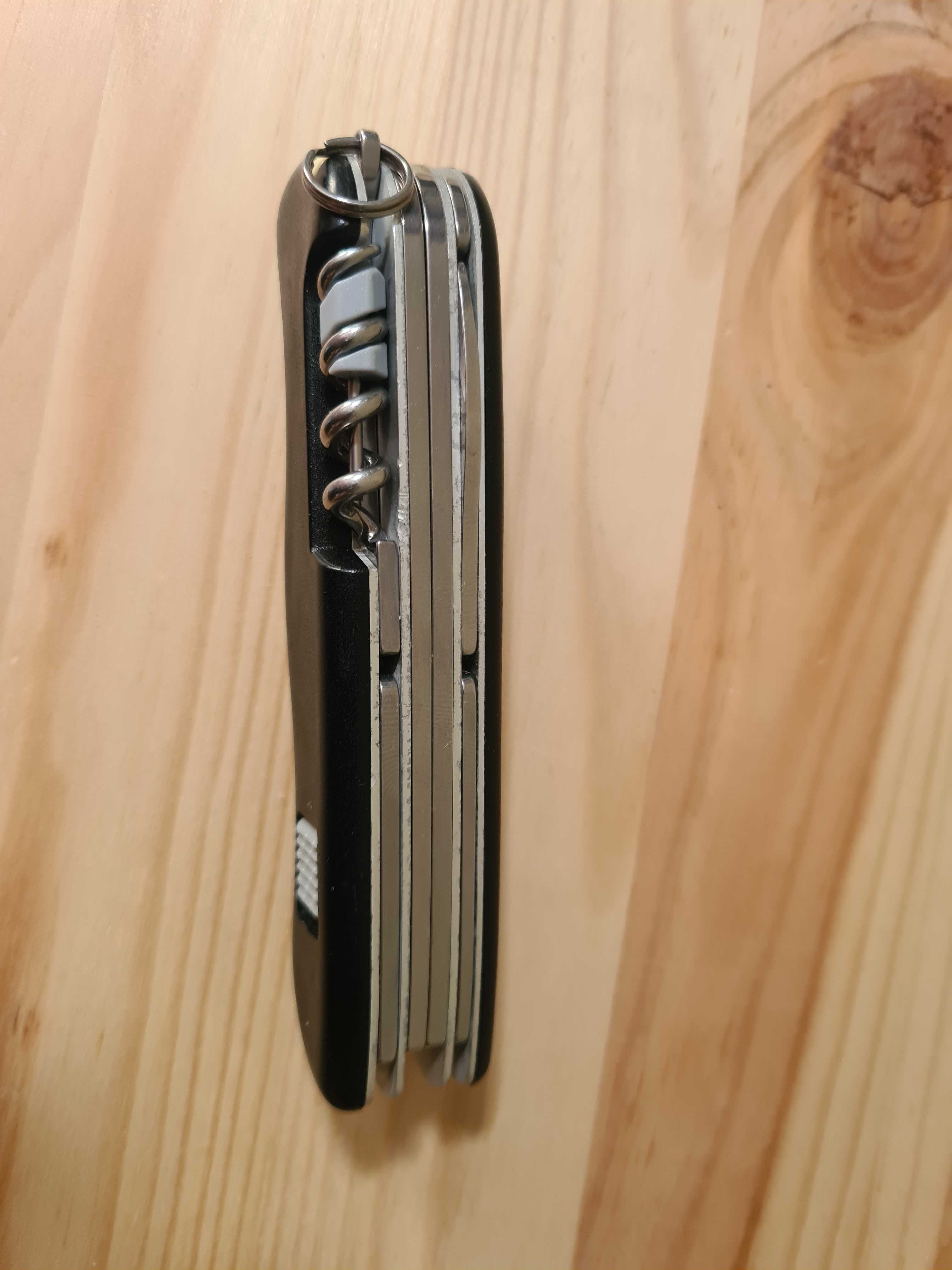 scyzoryk Victorinox Outrider 111mm