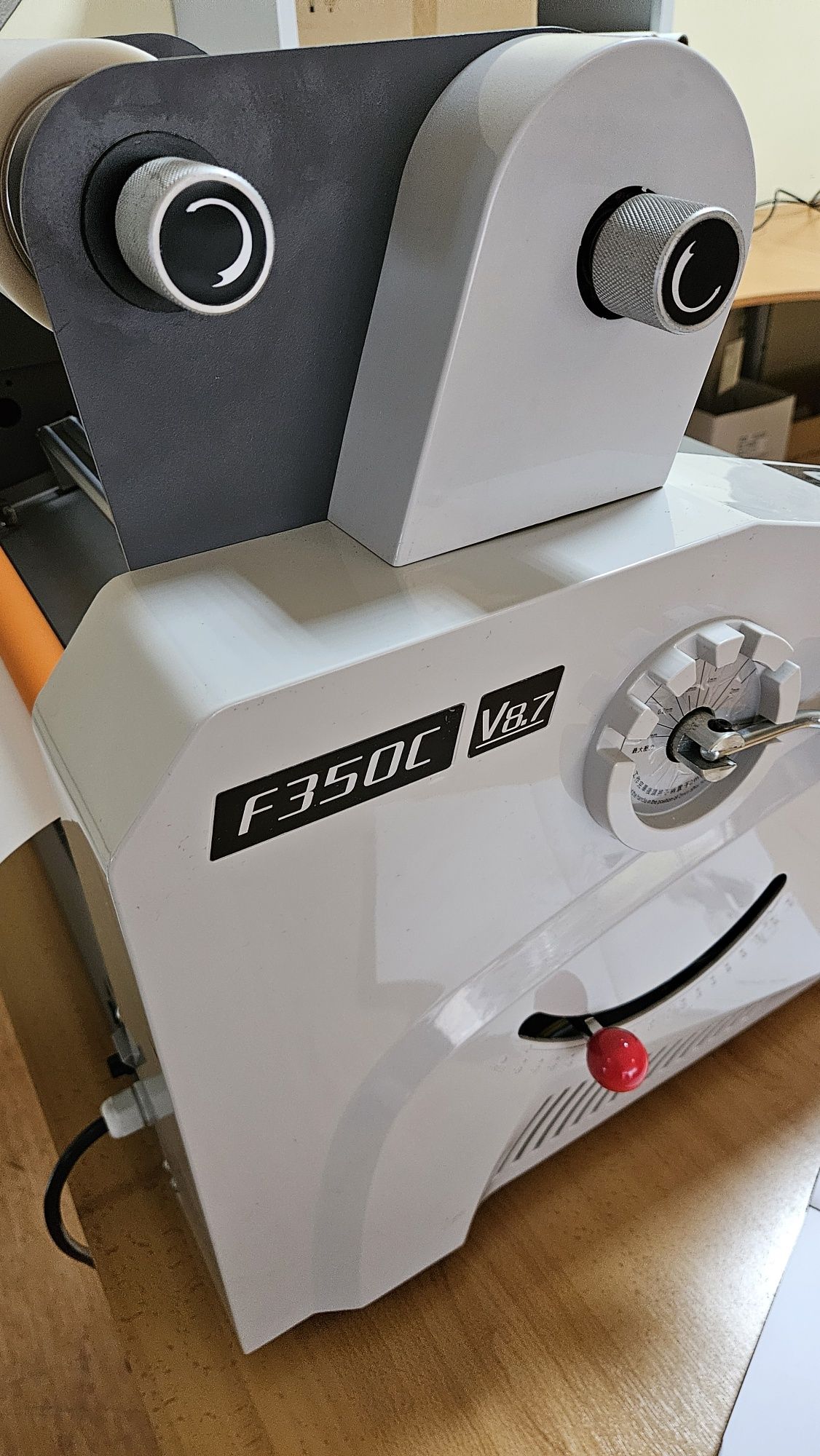 Laminadora / plastificadora F350