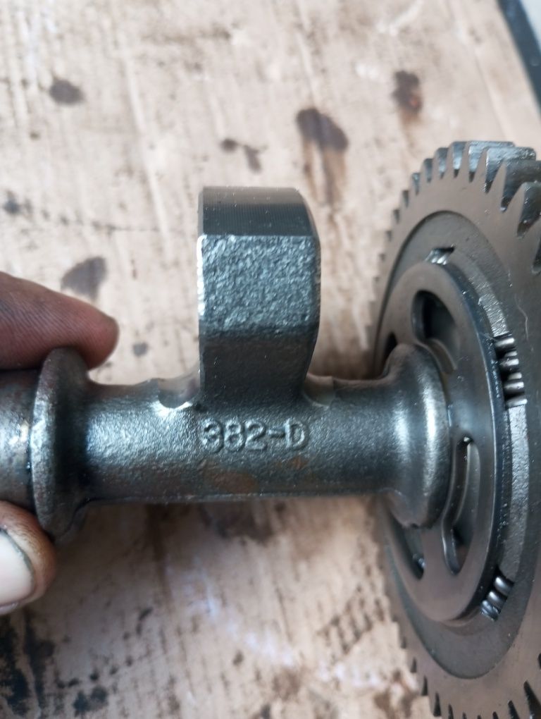 Balans balansator wału silnika wałek balansujący Suzuki GN 250 GZ 251