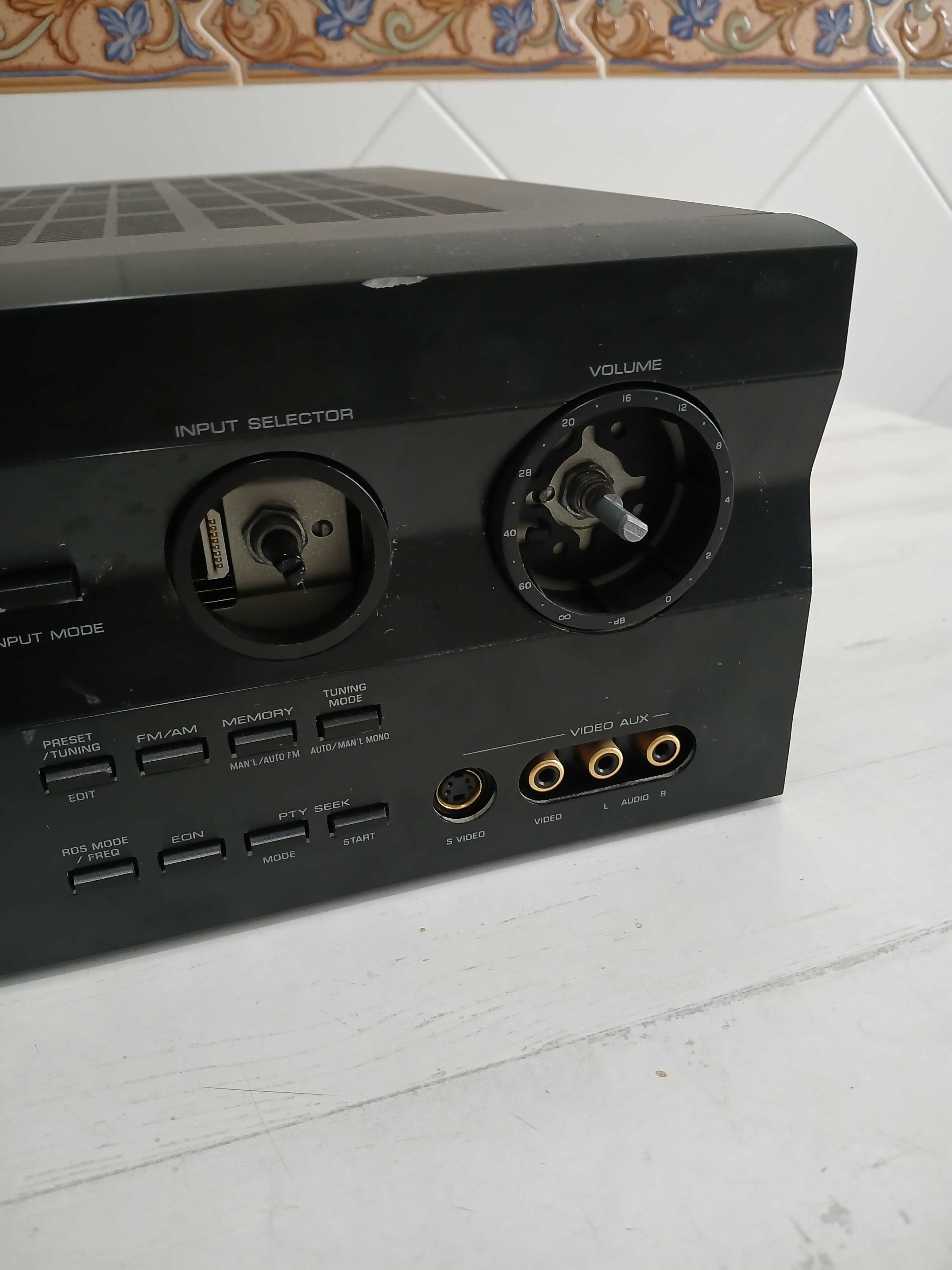 Amplificador YAMAHA RX-V596RDS 100W 5.1 Canais - AVARIADO PEÇAS