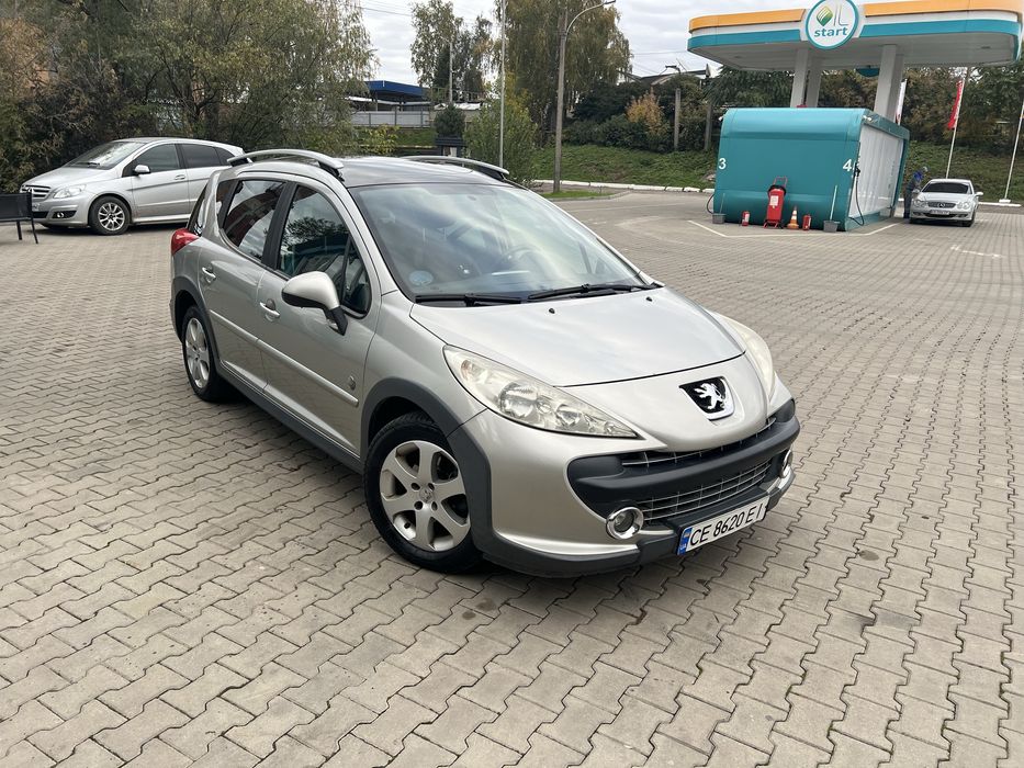 Продам Пежо 207 бензин