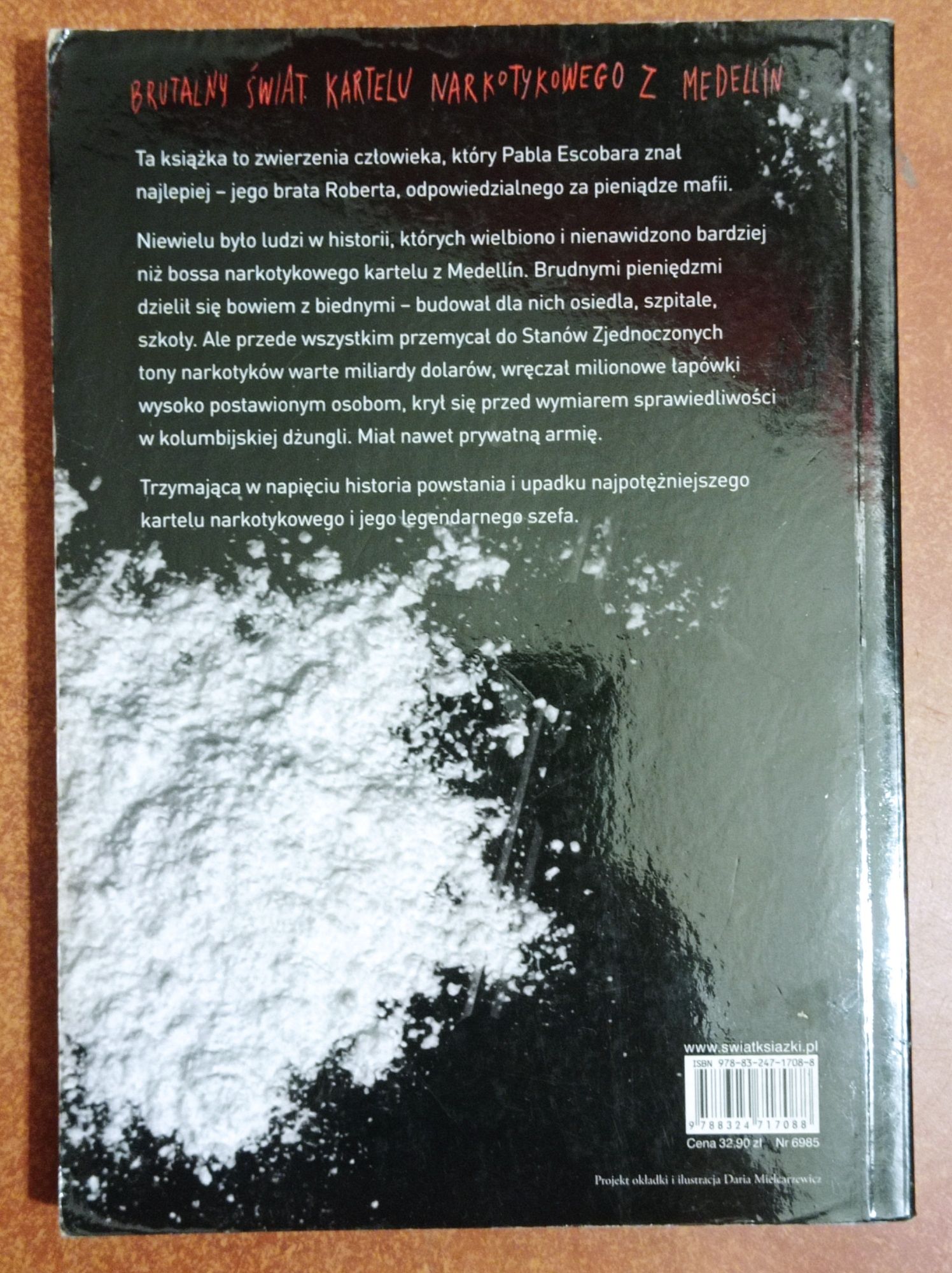 4 książki Drobne wiersze włoskie Petrarca Księgowy mafii Tel Awiw Noir