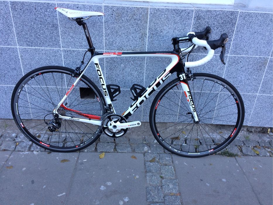 Focus Izalco PRO Carbon Ultegra roz.L