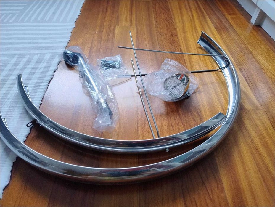 Bicicleta da marca Capri Weimar, metalizada, como nova