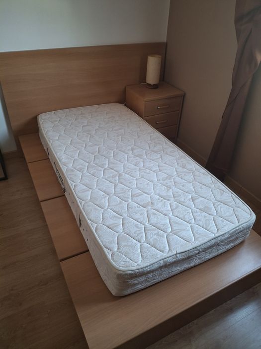 Cama de Solteiro c/ colchão e cabeceira