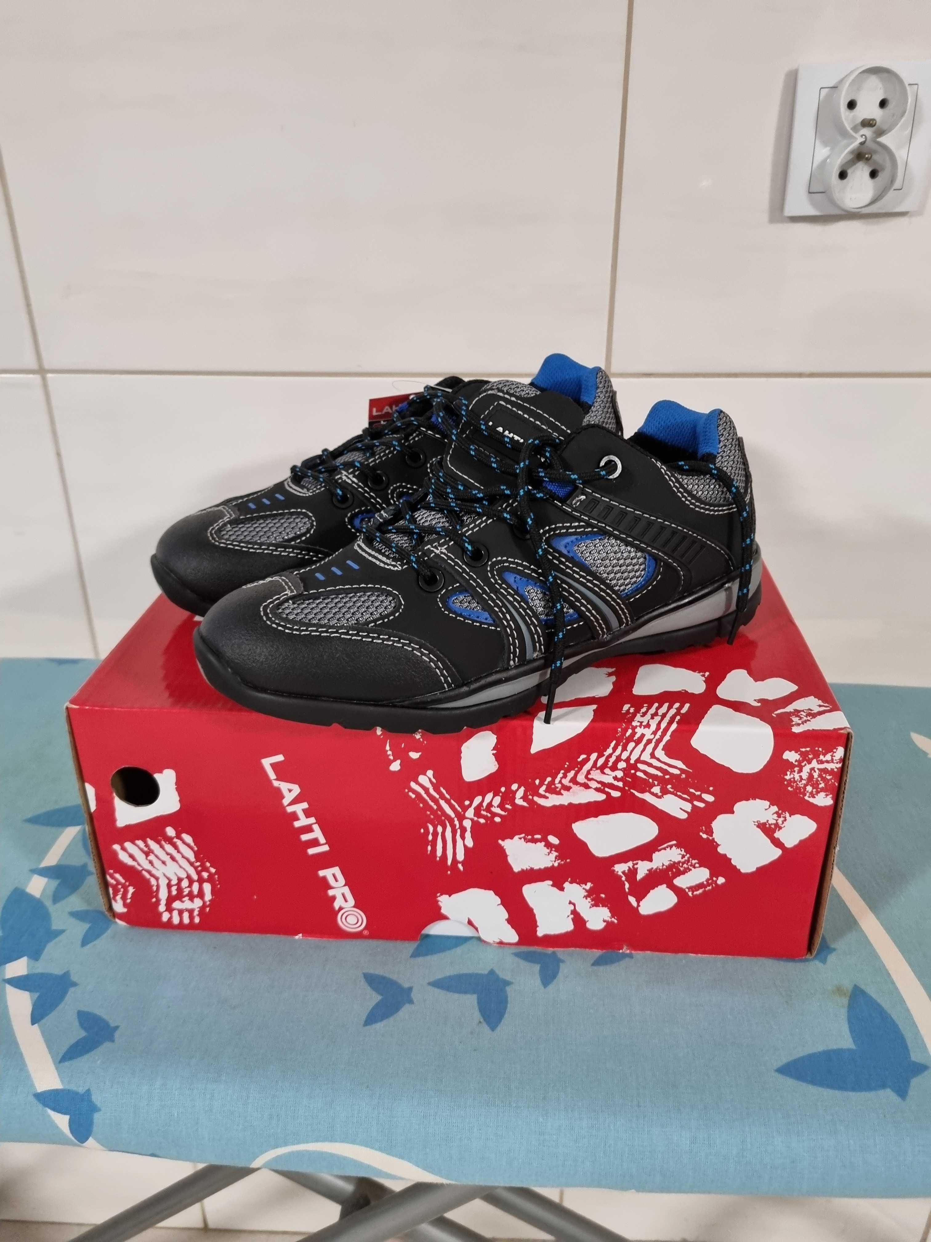 Buty robocze LAHTI PRO  r. 40