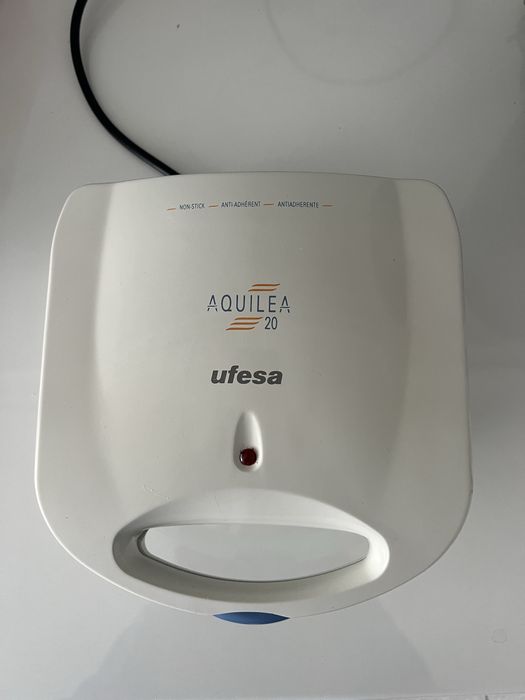 Conjunto torradeira + tostadeira + caixa do pão