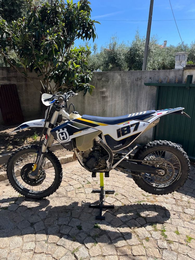 Husqvarna FE 250 de 2017 matrículada