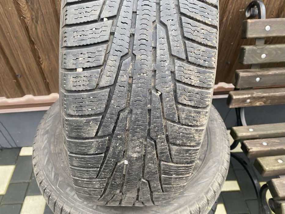 Резина зимняя Nokian r17