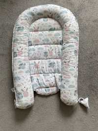 Ninho lindo para bebé e almofada de amamentação Boppy com duas capas