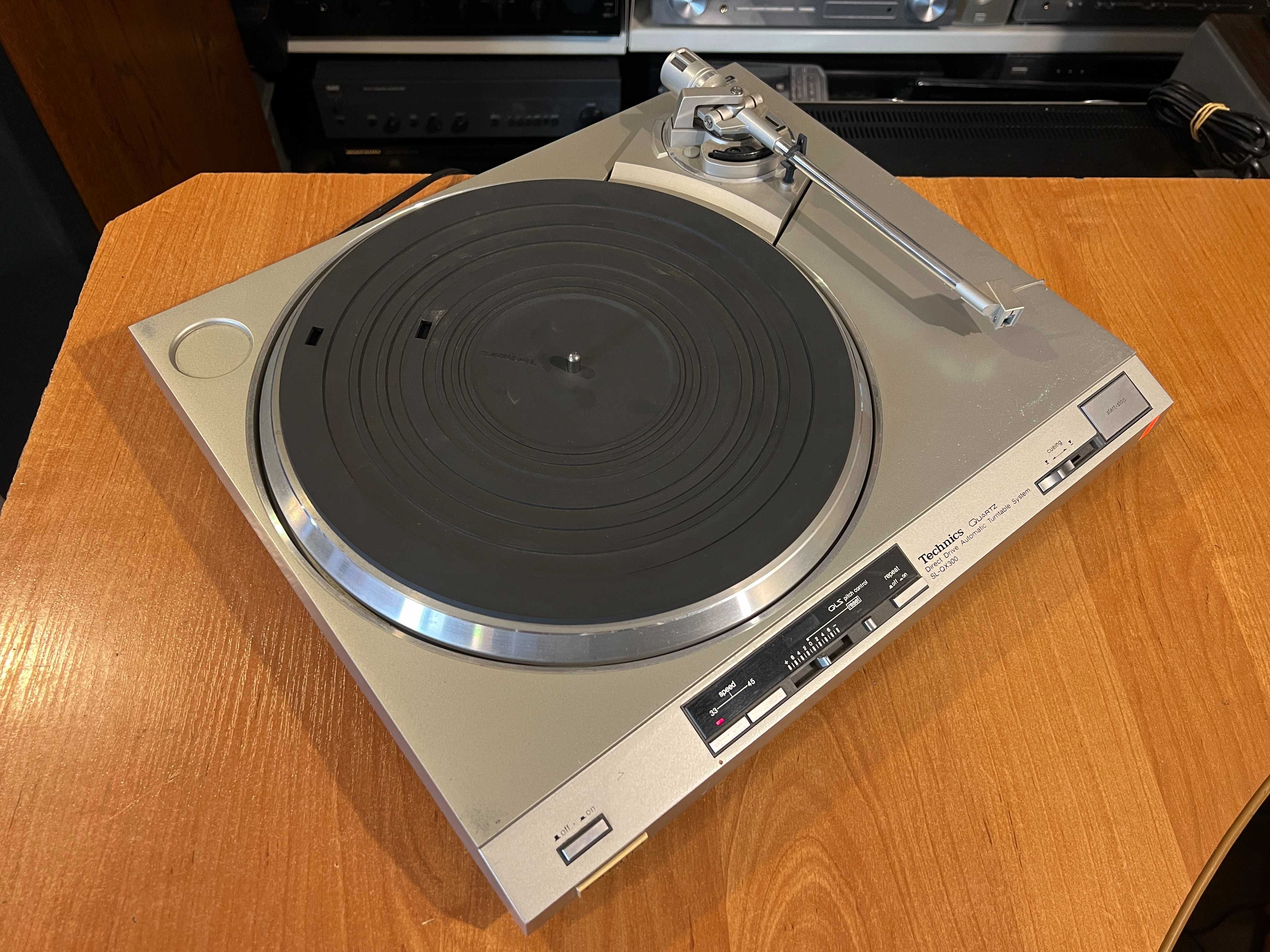 Gramofon Technics SL-QX300 Audio Room