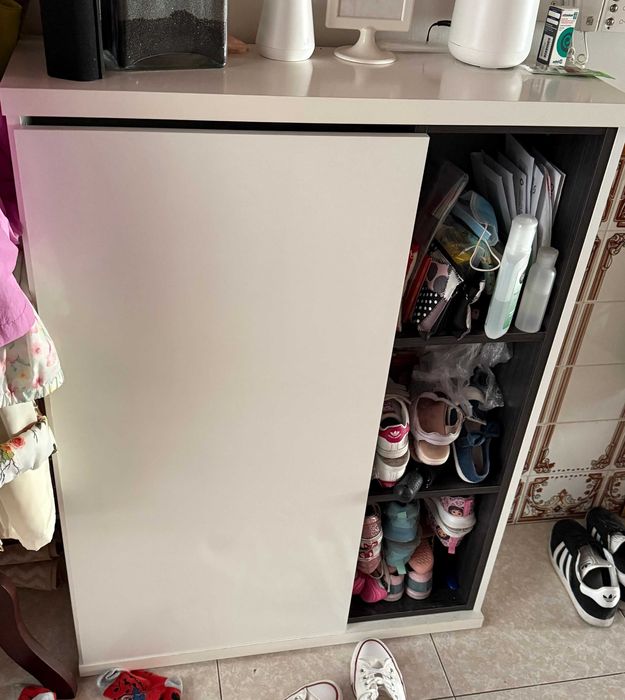 Sapateira Moderna com Porta – 79x108cm