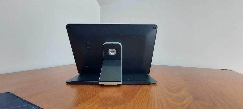 Mimo UM-760 - Monitor 7" zasilany przez USB