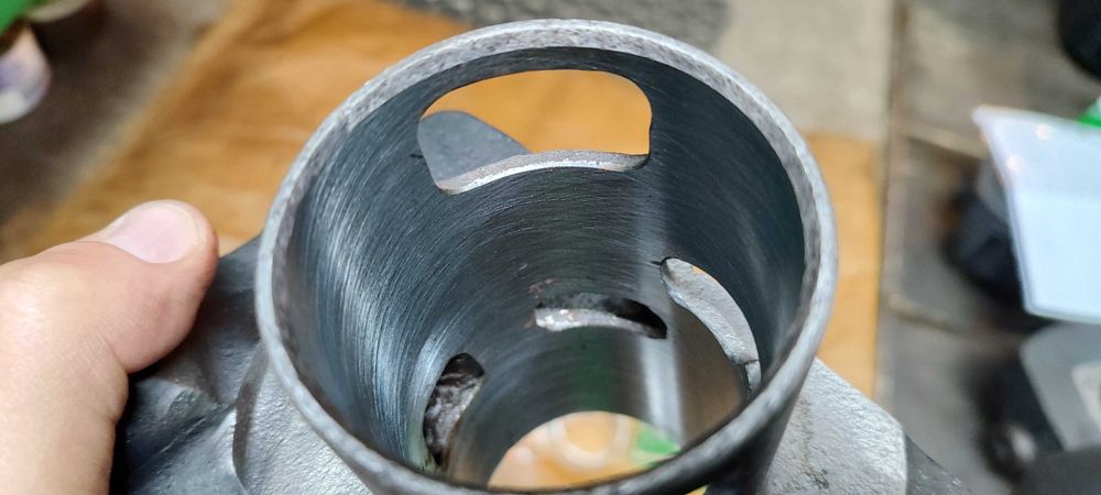 Cylindry CZ 350 Jak nowe po szlifie 6V żeliwne cylinder prawy lewy