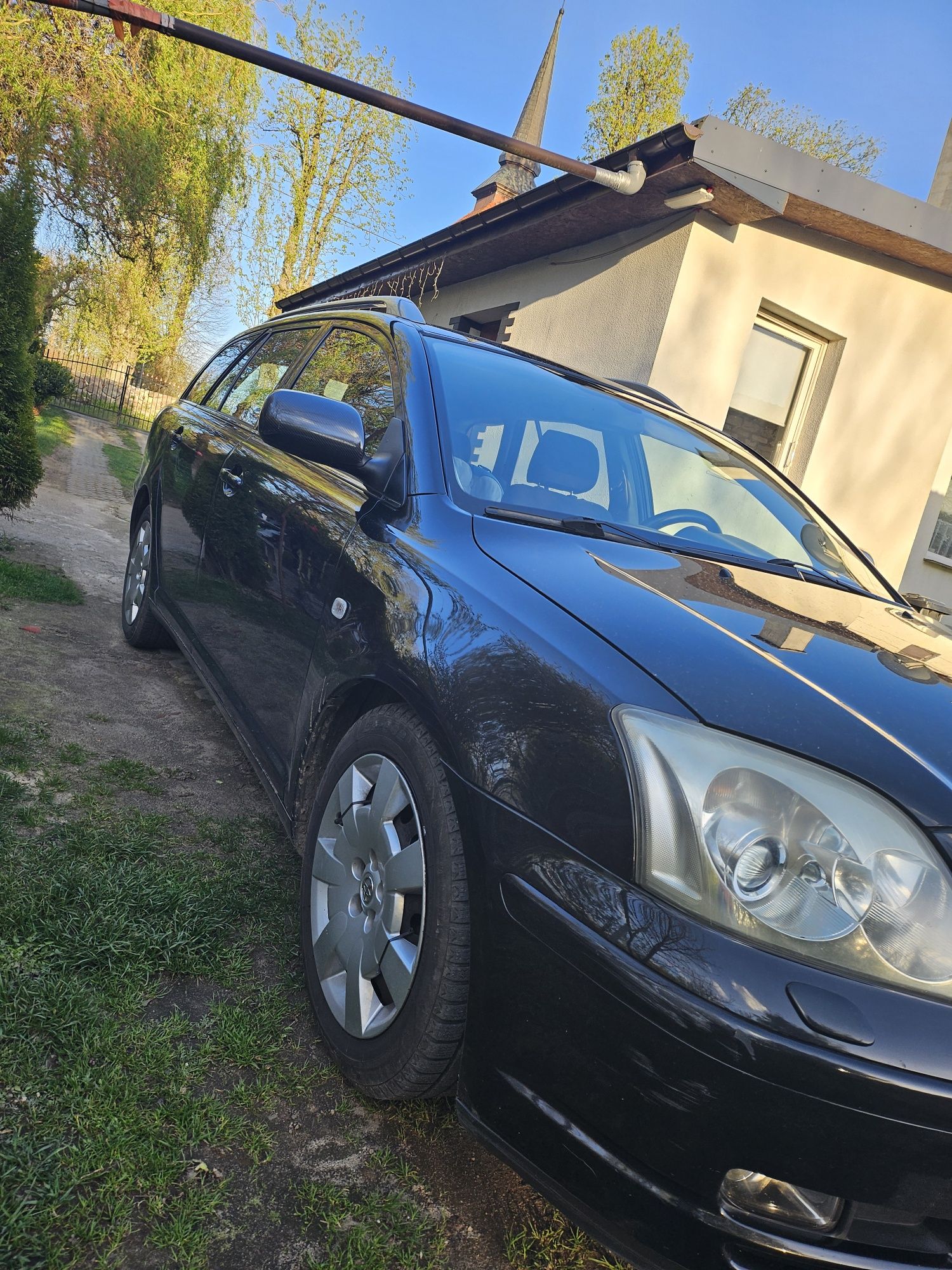 Auto Osobowe Toyota Avensis