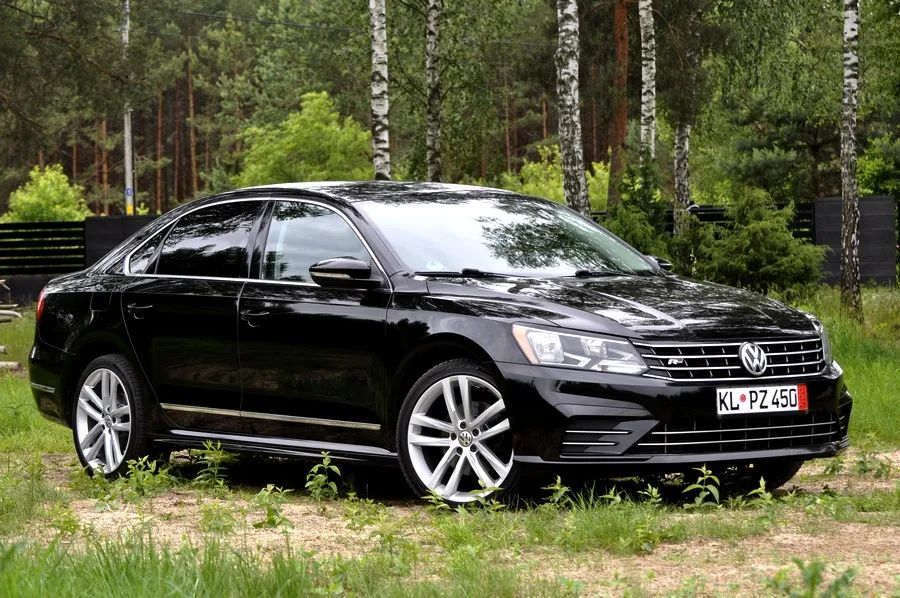 Volkswagen Passat R-Line,Serwisowany,100%Bezwypadkowy,Orginalny lakier