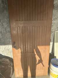 Drzwi drewniane w dobrym stanie