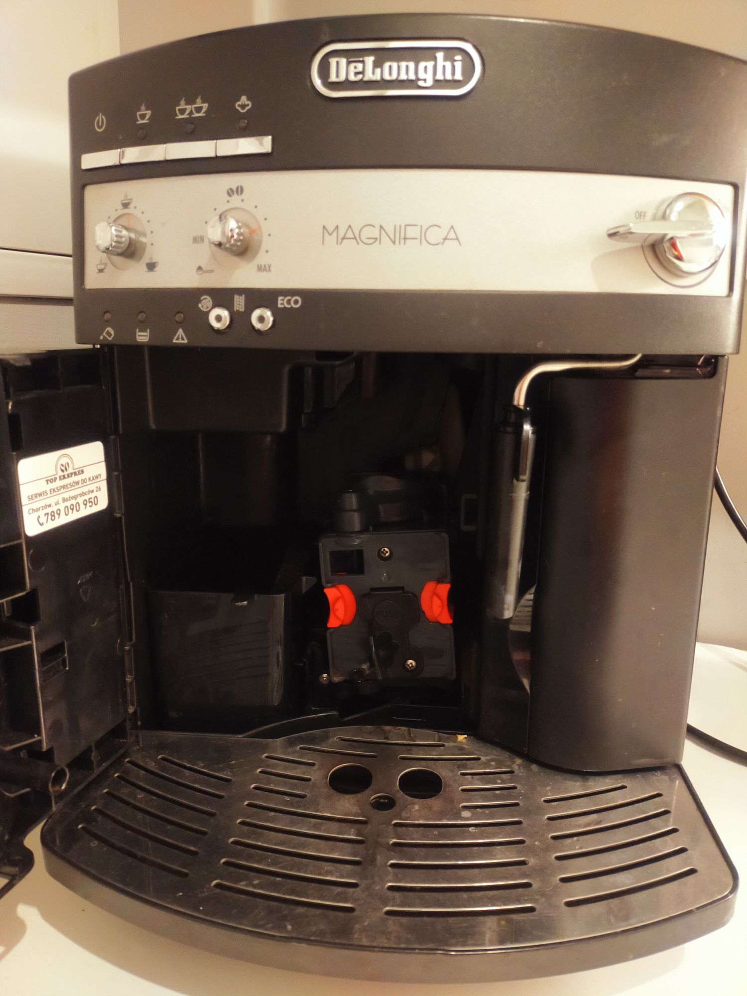 Express do kawy DeLonghi magnifica