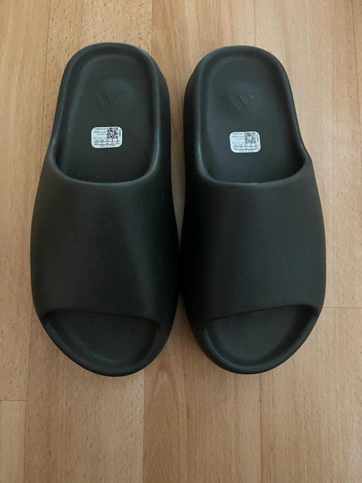 Klapki, buty Adidas Yezzy slide dark onyx, rozm . 42