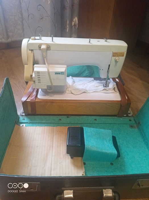 Швейная машинка Чайка 132 М