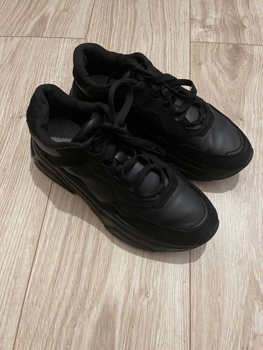 Продам кросівки HM розмір 39(25)