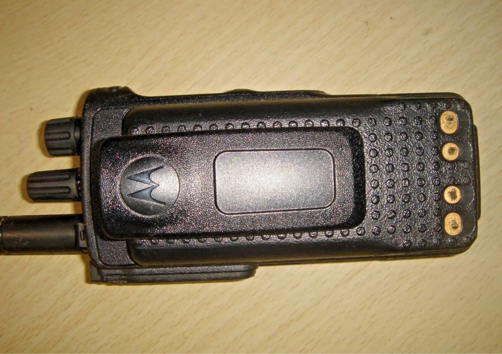 Оригінальна радиостація Motorola AES256 DP 4400 UHF