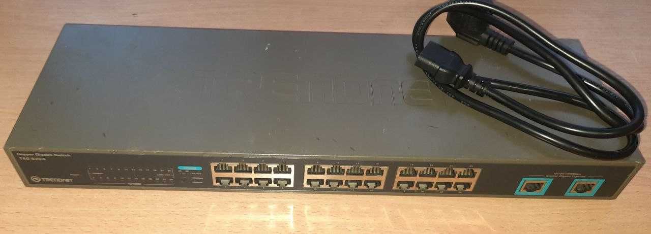 TRENDnet TEG-S224 - 24-Port 10/100Mbps Switch with 2 Gigabit Ports