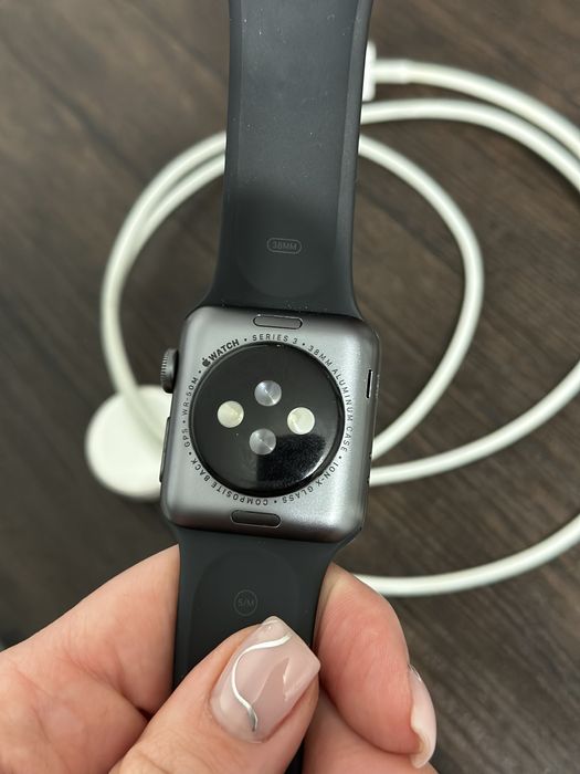 Apple Watch Series 3 • 38 mm • Aluminium Case