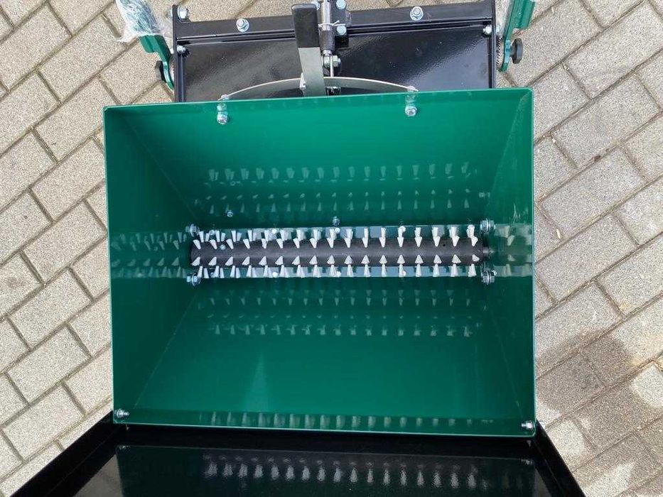 Siewnik do trawy ZIELONY SPAW