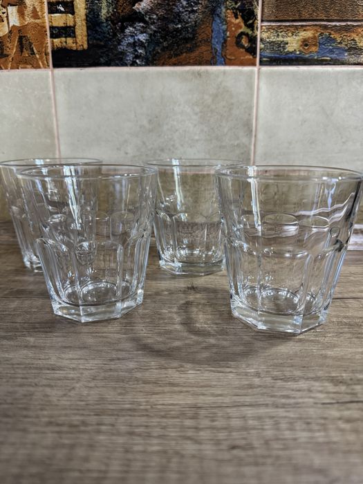 Бокали пивні, барні стакани, рюмки