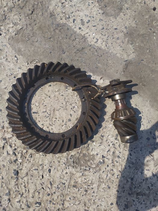 Головна пара редуктора газ 53 ,37 зубів