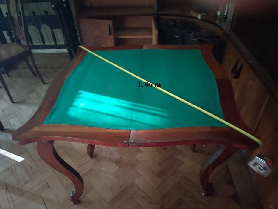 Mesa de jogo antiga dobrável em madeira maciça