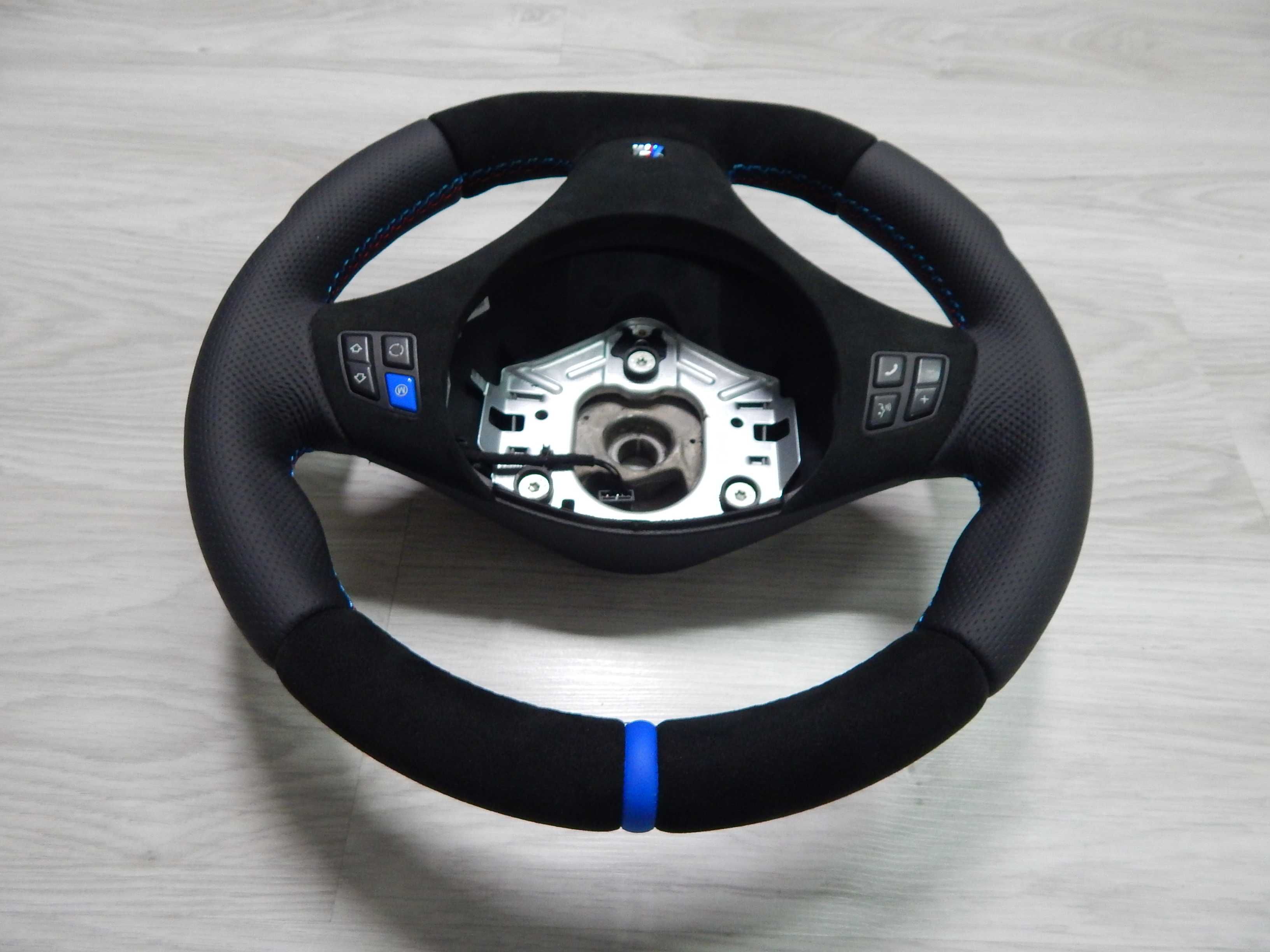 Kierownica BMW E81 E82 E84 E87 E88 E90 E91 E92 sport alcantara