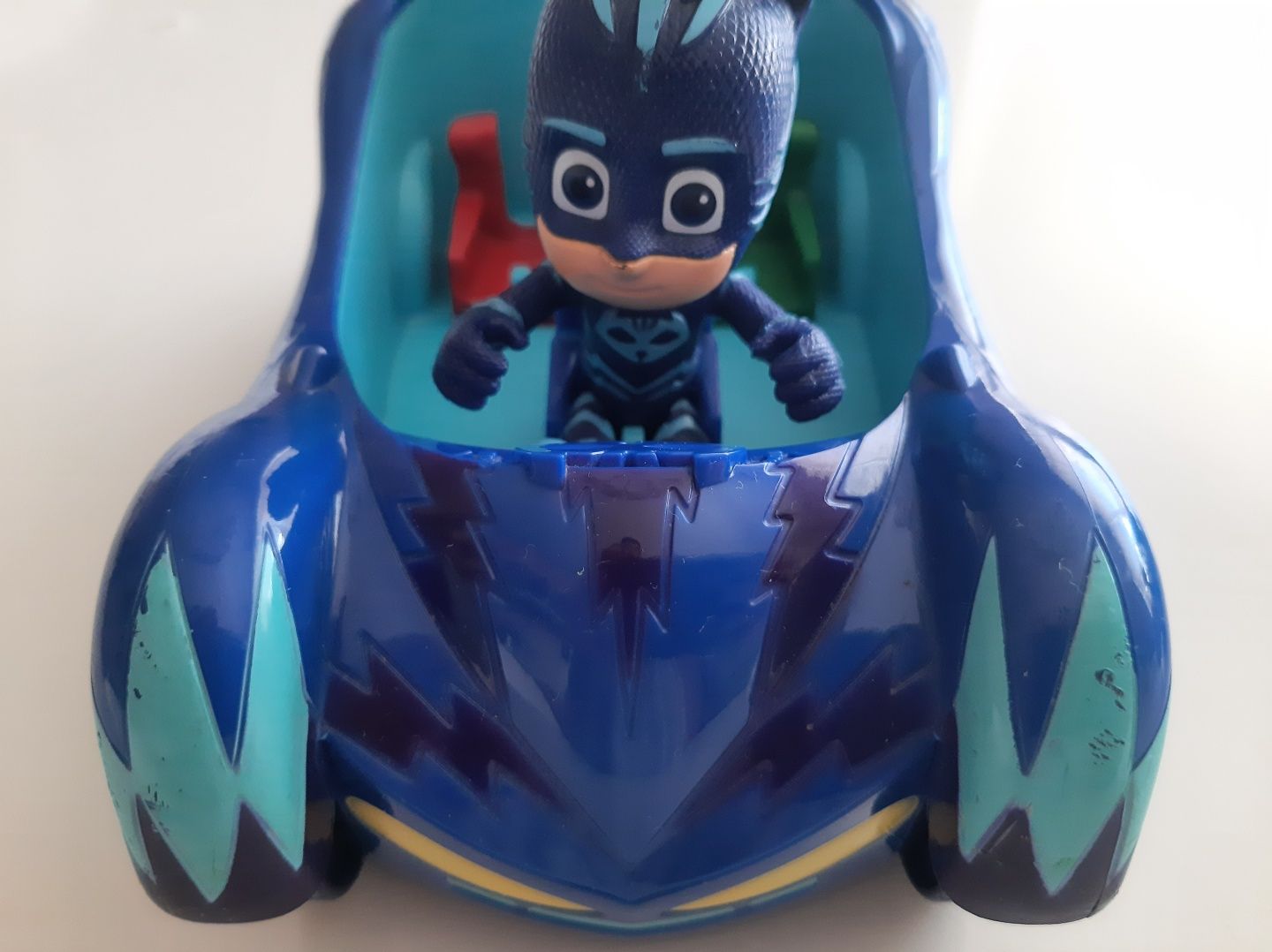 BONECO menino-gato (Connor) PJ Masks com veiculo