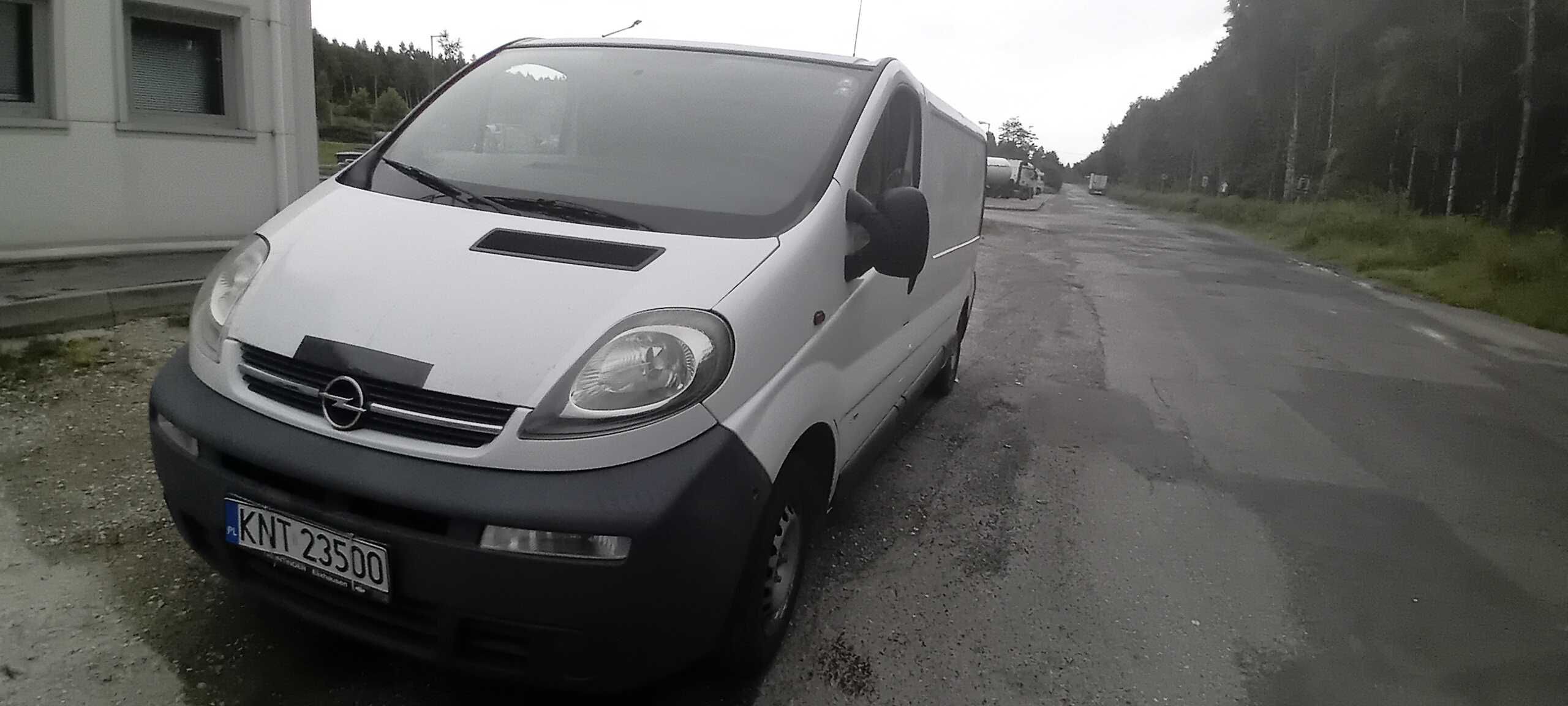 Opel vivaro long 2,5tdi Klima