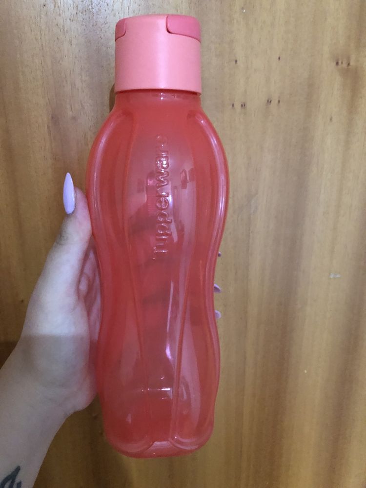 Garrafa de água 750 ml TUPPERWARE NOVA