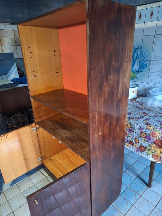 Сервант дерев'яний