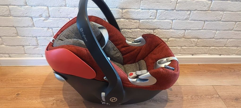 Fotelik z baza Cybex Q-fix