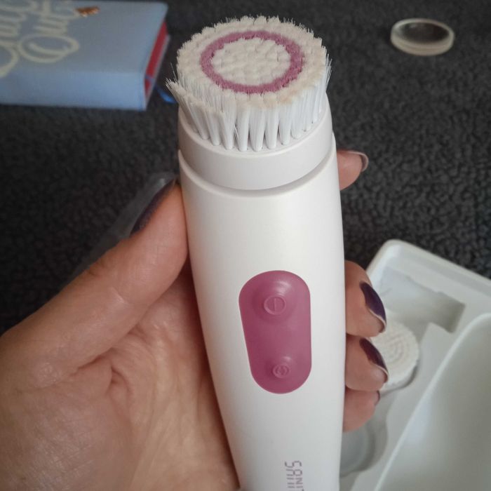 Набір електричних щіток для очищення та масажу обличчя sanitas  sfc 40