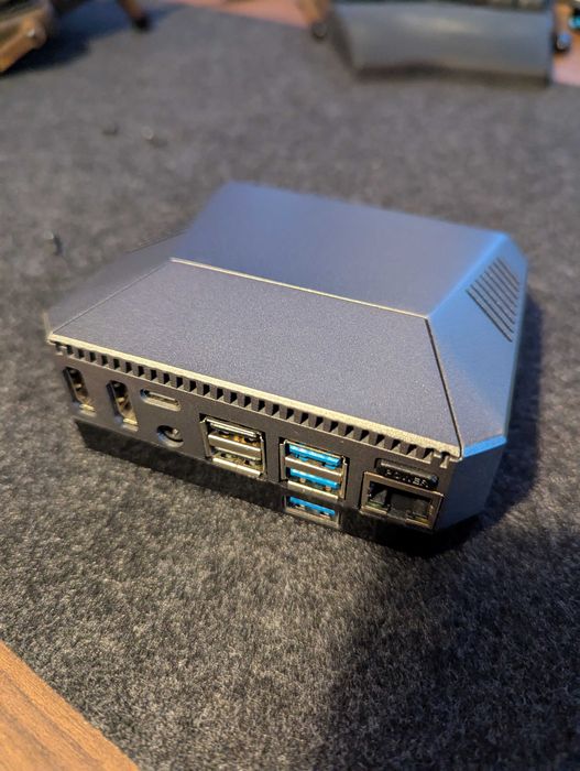 Raspberry Pi 4 Model B + caixa Argon ONE M.2 + adaptador Wi-Fi