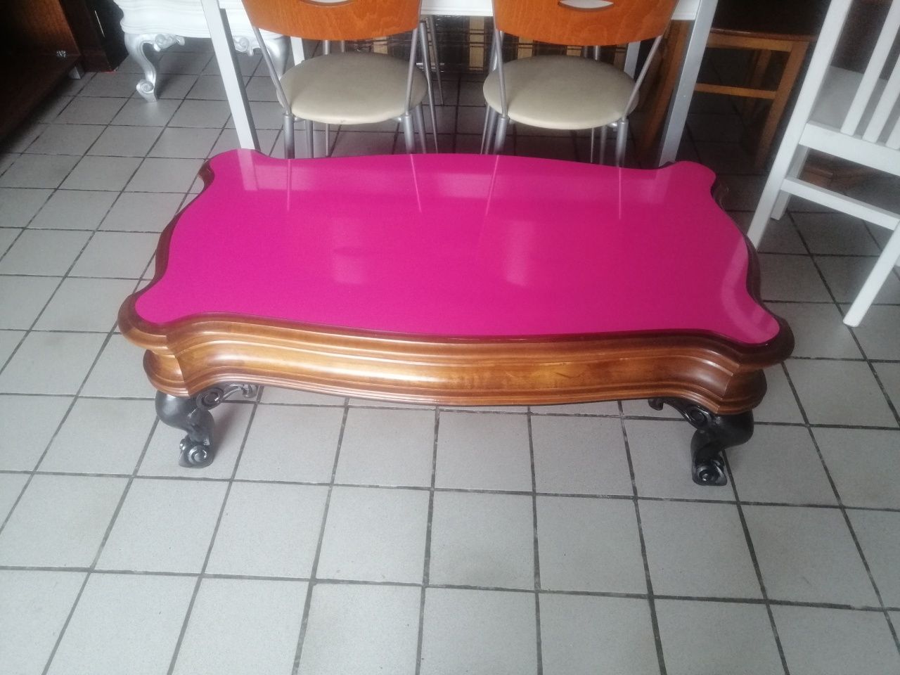 Mesa de centro lacada e vernis