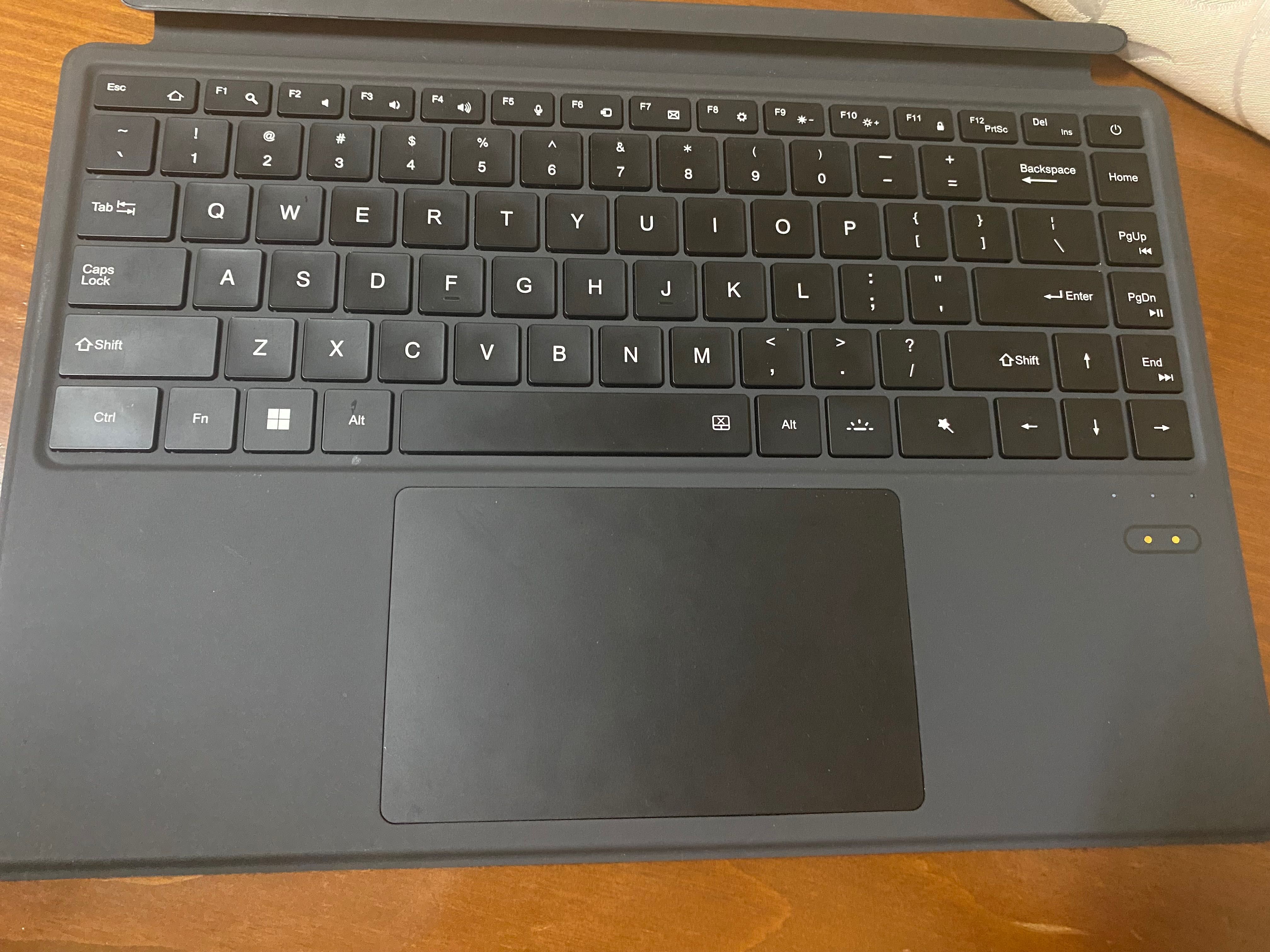 Tablet/Portátil Ninkear T40 – 16GB RAM, 512GB SSD + extras