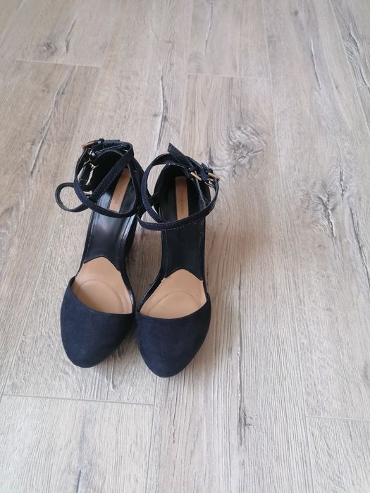 Buty na koturnie Stradivarius r. 36