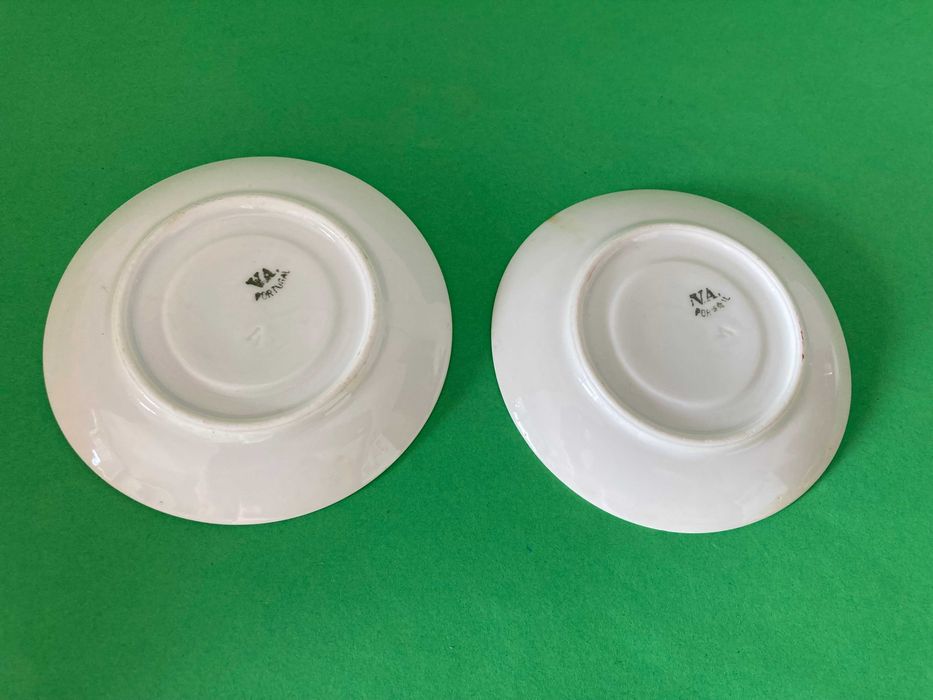 Lote de 2 Pires Porcelana da marca Vista Alegre Antigos