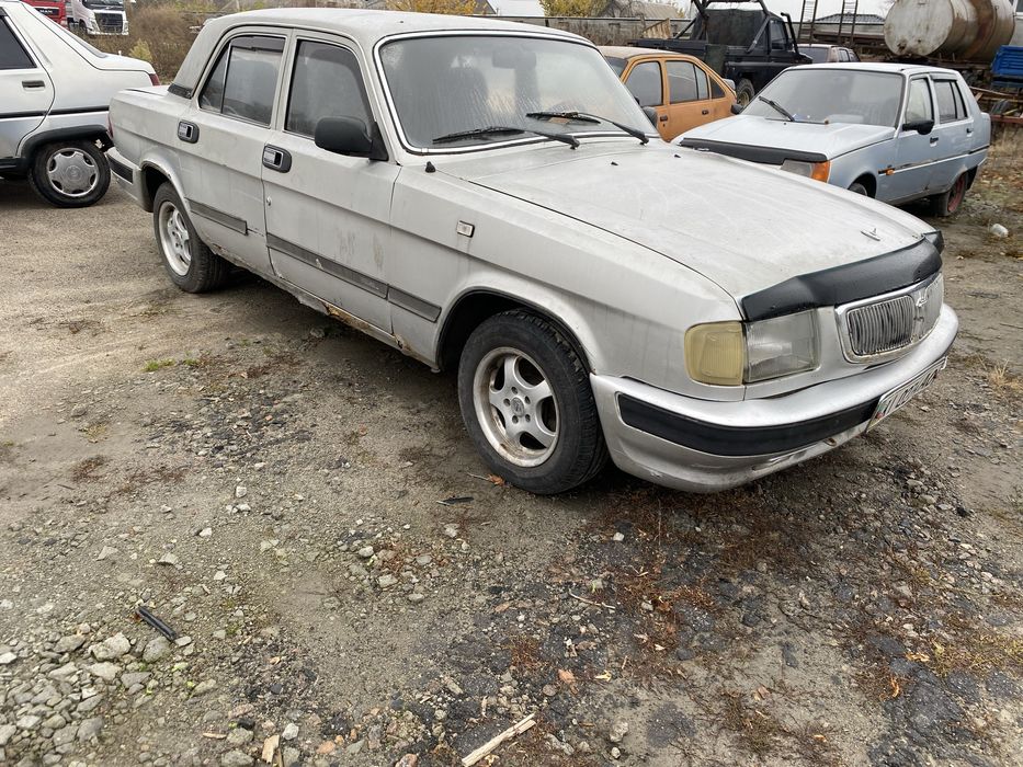 Волга 3110 на ходу з газом