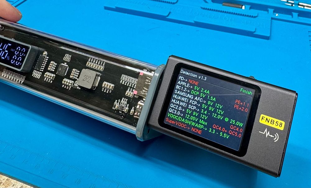 Павербанк 28000 mAh. 22 W с быстрой зарядкой, прозрачный корпус