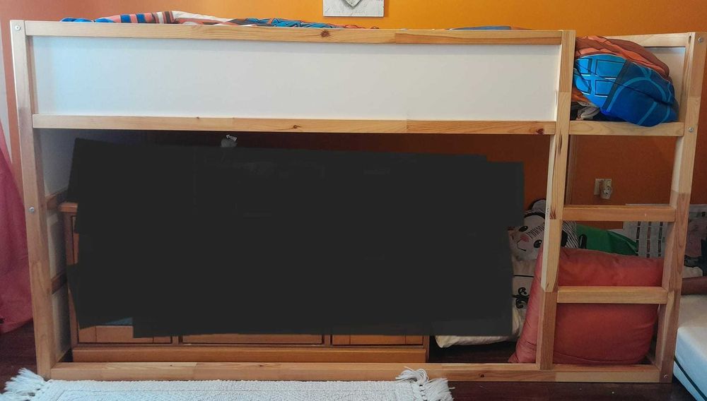 Cama IKEA reversível como nova