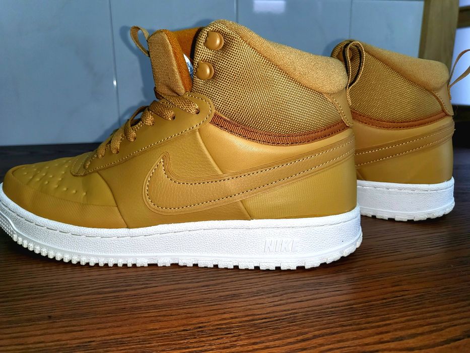 Bota nike usadas 2 vezes