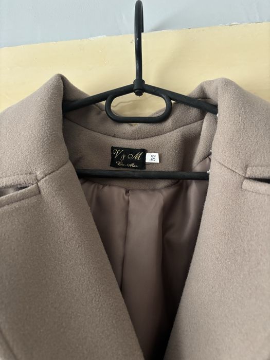 Пальто  нове одягала 2 рази