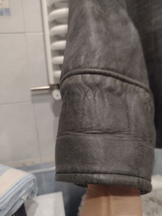 Szara 100% naturalna  skórzana kurtka  dla mężczyzny Vintage lata 90